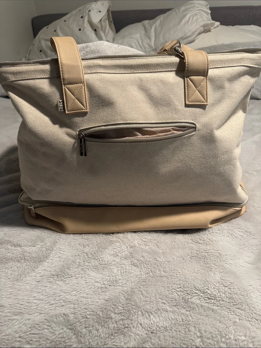 Beis weekender—Beige